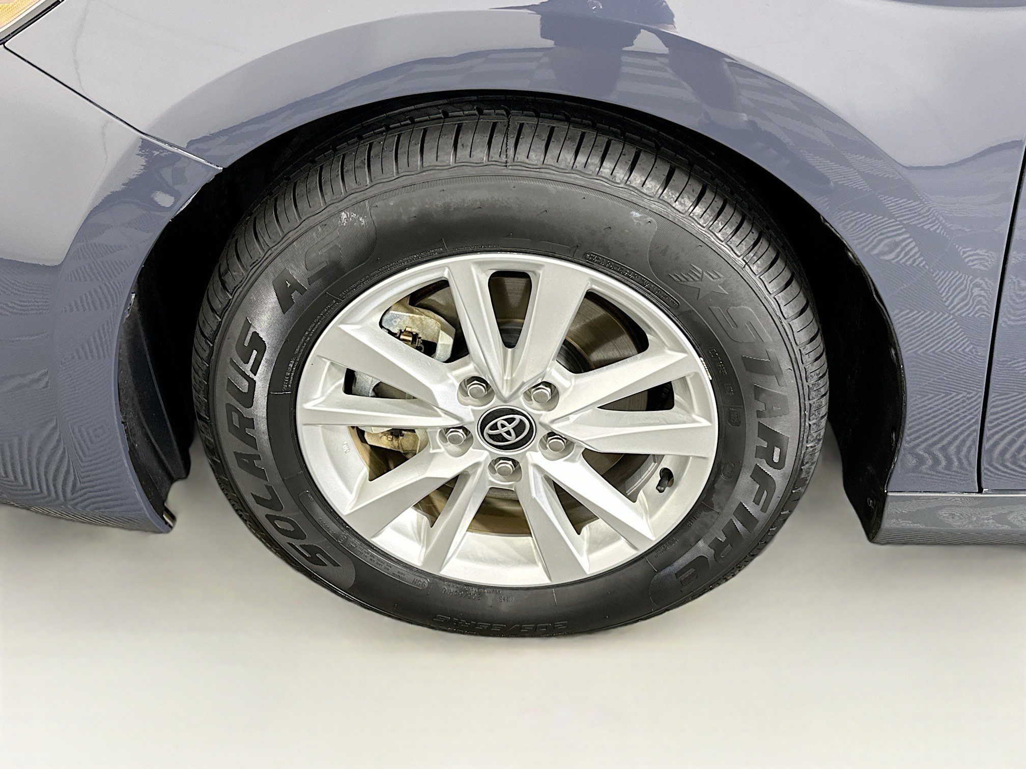 Used 2025 Toyota Camry LE image 11
