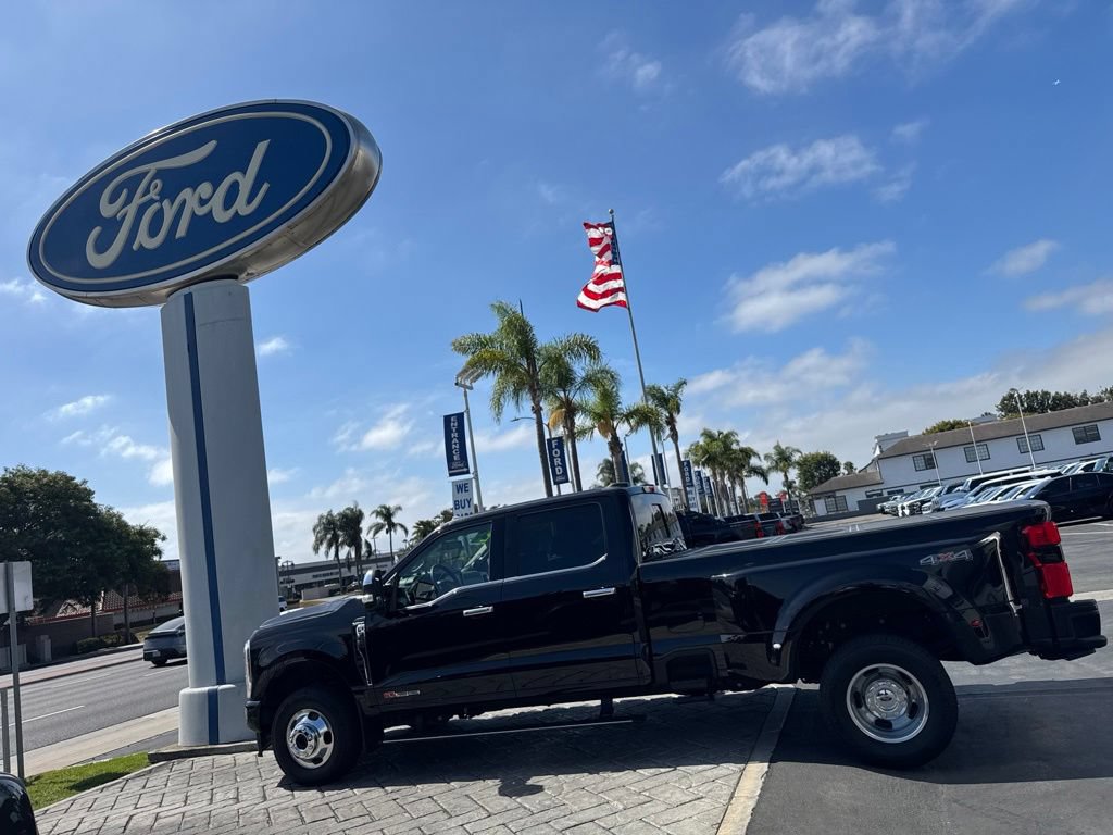Used 2025 Ford F350 Platinum w/ Platinum Plus Package AWD/4WD image 30
