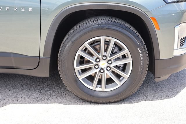 Used 2022 Chevrolet Traverse LT FWD image 11