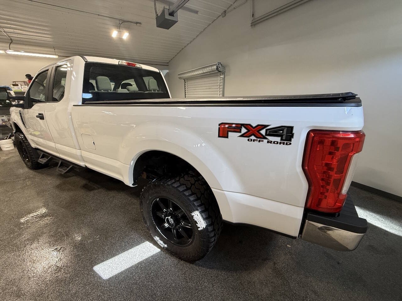Used 2018 Ford F250 XL w/ Power Equipment Group AWD/4WD image 8