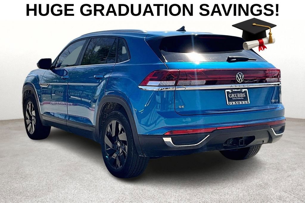 Used 2024 Volkswagen Atlas Cross Sport SE FWD image 2
