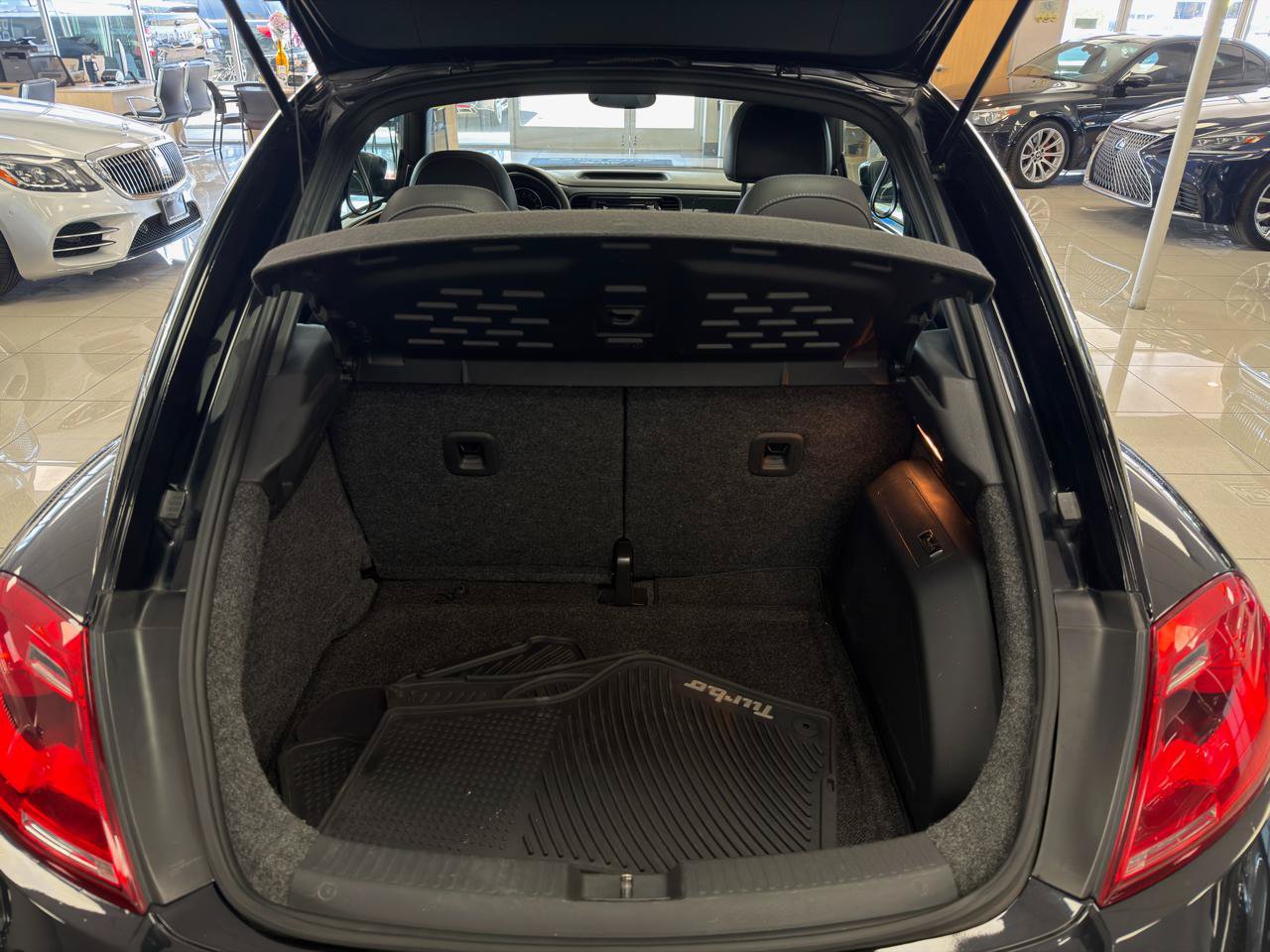 Used 2012 Volkswagen Beetle 2.0T FWD image 25