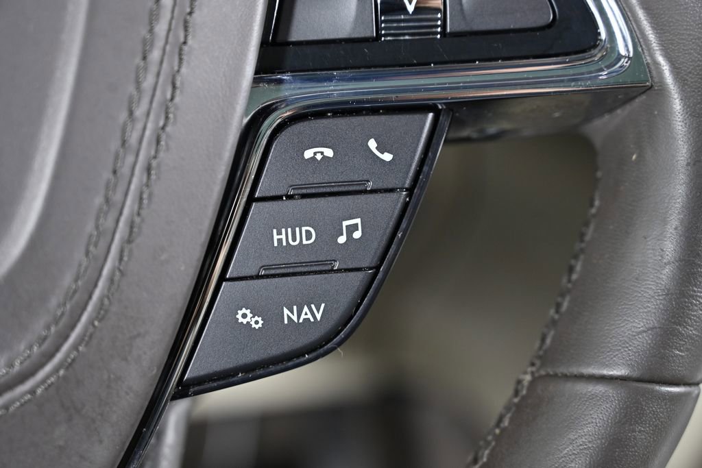 Used 2017 Lincoln Continental Reserve w/ Technology Package FWD image 14