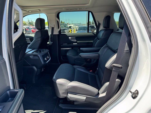 Used 2025 Ford Expedition Platinum AWD/4WD image 31