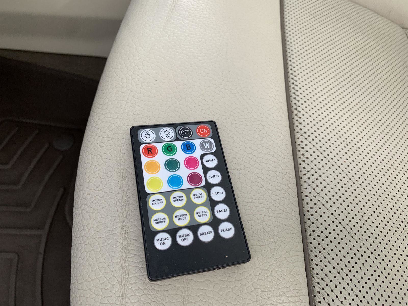 Used 2021 GMC Yukon XL Denali w/ Denali Premium Package image 14