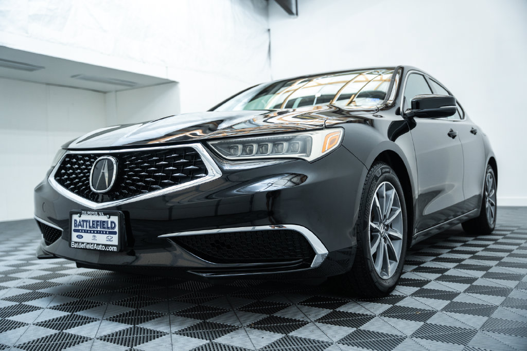 Used 2018 Acura TLX FWD image 3