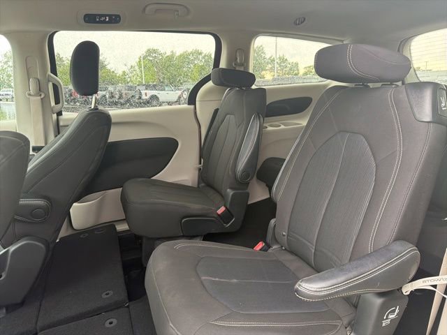 Used 2023 Chrysler Voyager LX FWD image 18
