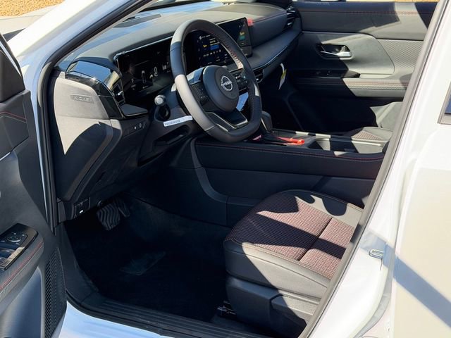 New 2026 Nissan Kicks SR FWD image 10