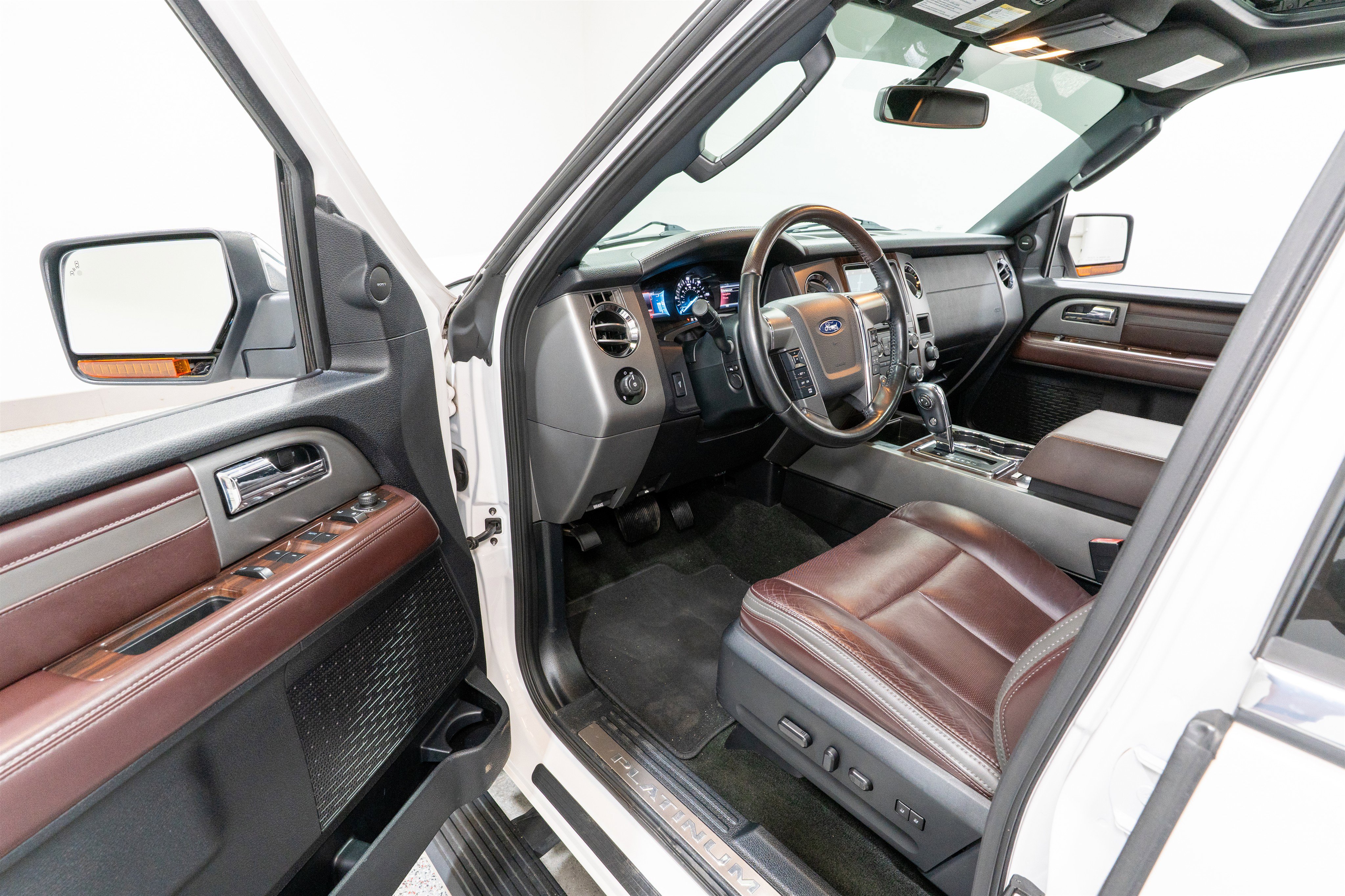 Used 2016 Ford Expedition EL Platinum image 13