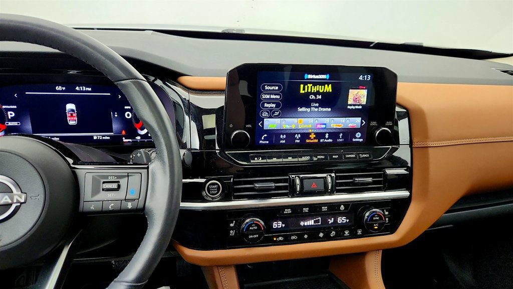 Used 2023 Nissan Pathfinder Platinum image 19