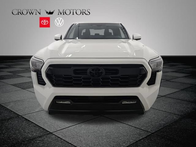 Used 2026 Toyota Tacoma TRD Off-Road AWD/4WD image 2