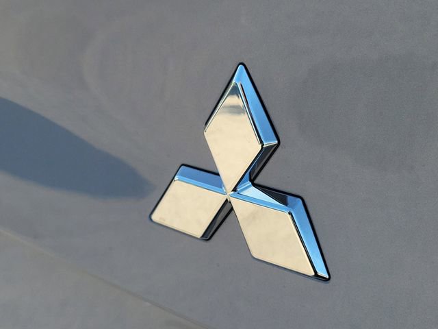 New 2026 Mitsubishi Outlander SE image 8