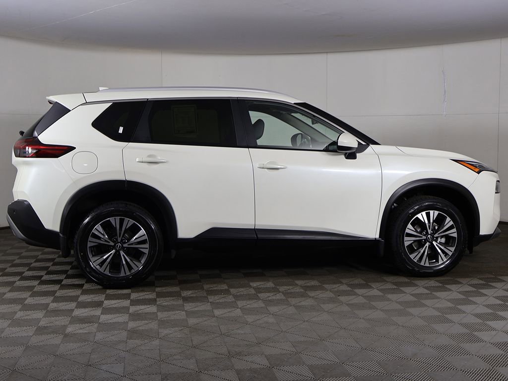 Used 2023 Nissan Rogue SV w/ SV Premium B Package image 18