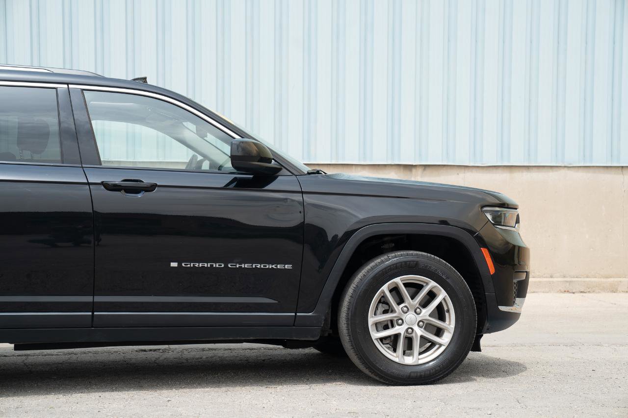 Used 2021 Jeep Grand Cherokee L Laredo w/ Luxury Tech Group I AWD/4WD image 11