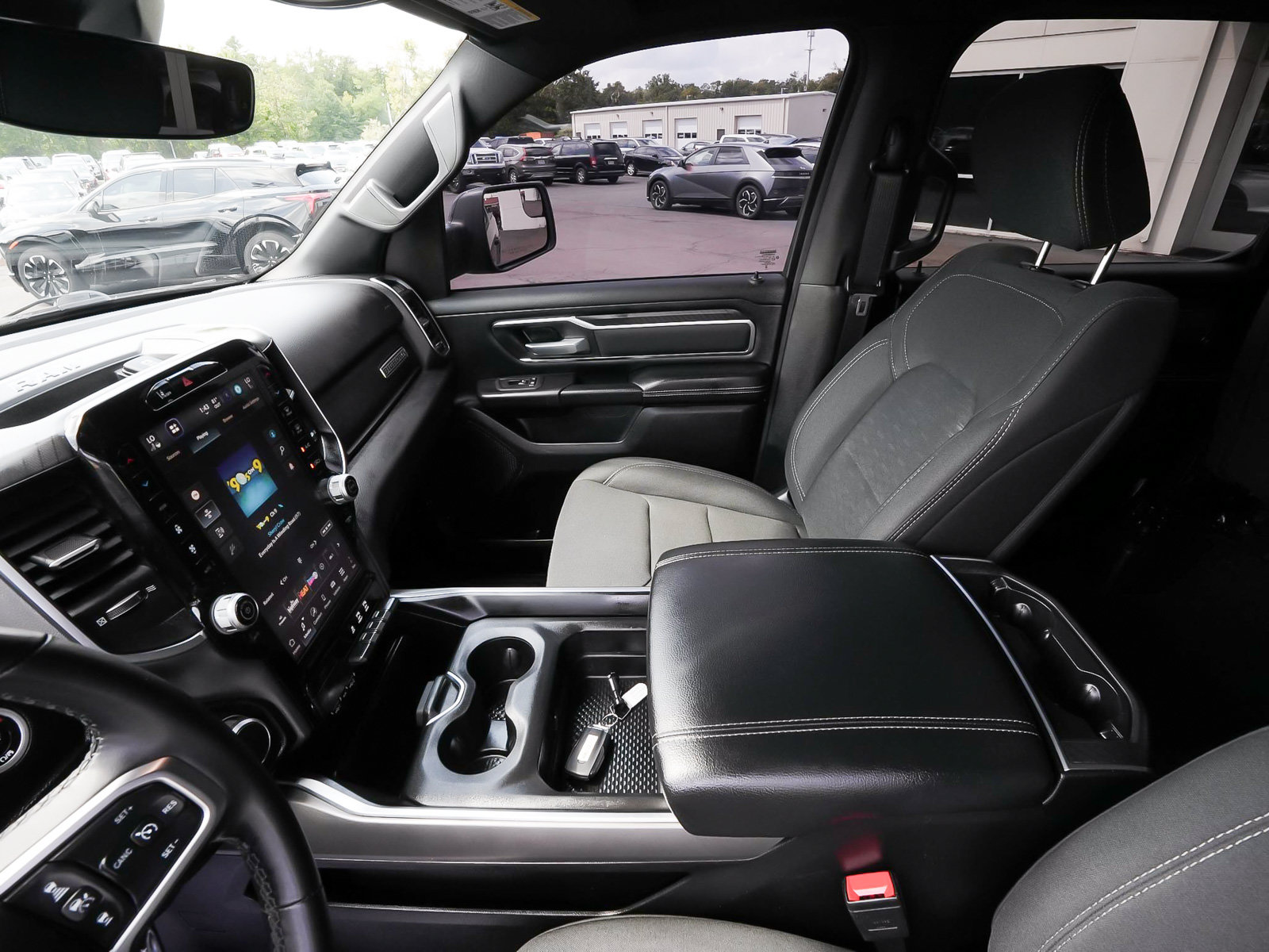 Used 2025 RAM 1500 Big Horn AWD/4WD image 31