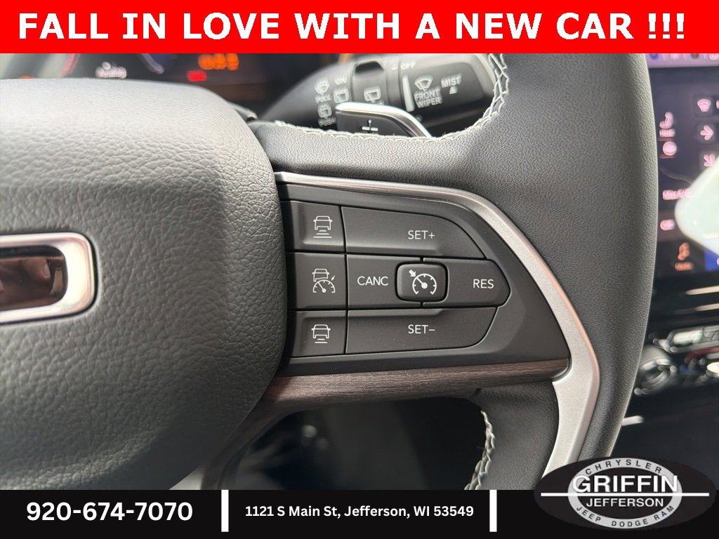 New 2025 Jeep Grand Cherokee Limited w/ Black Appearance Package image 22