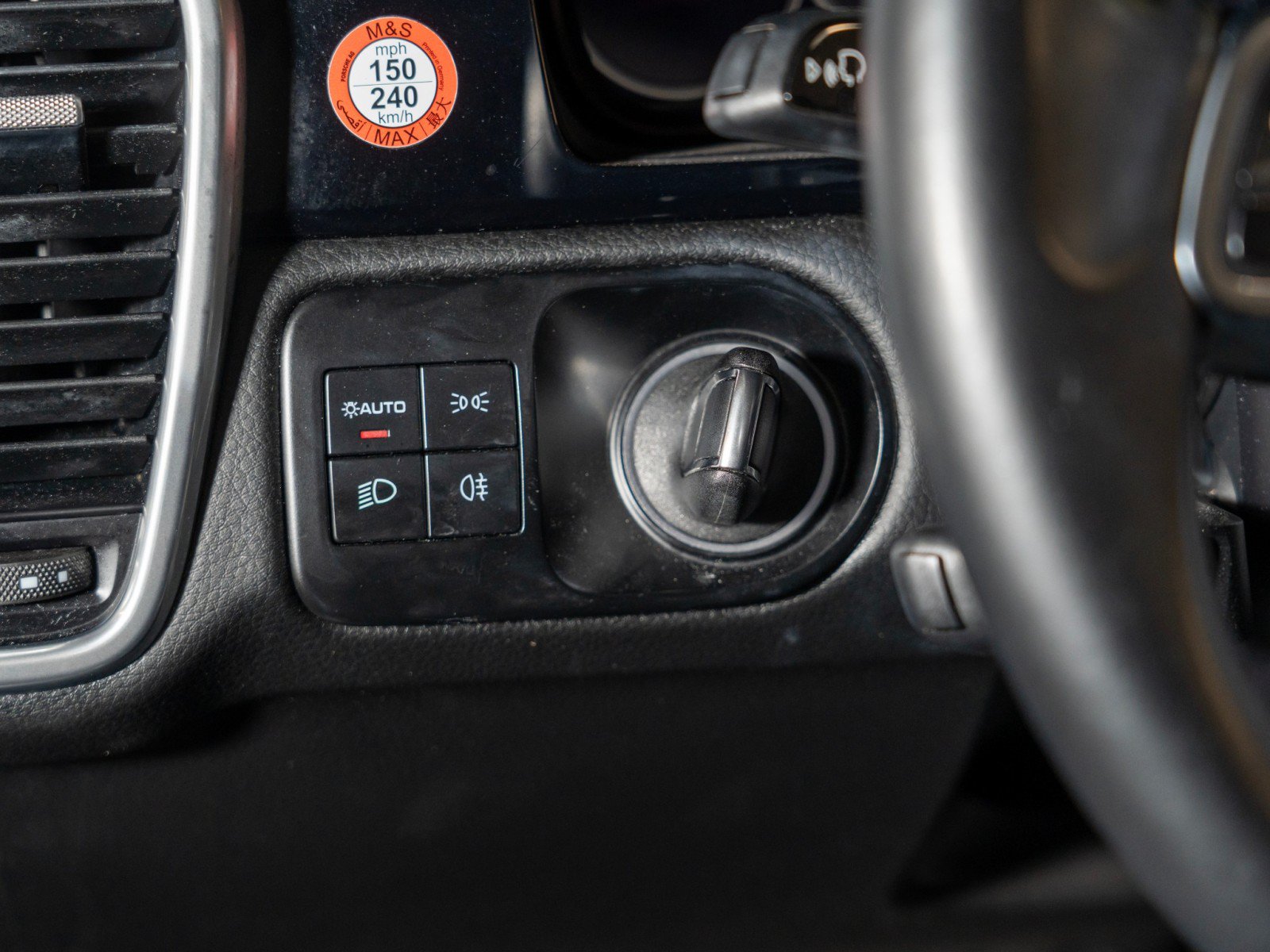 Certified 2023 Porsche Cayenne AWD/4WD image 19