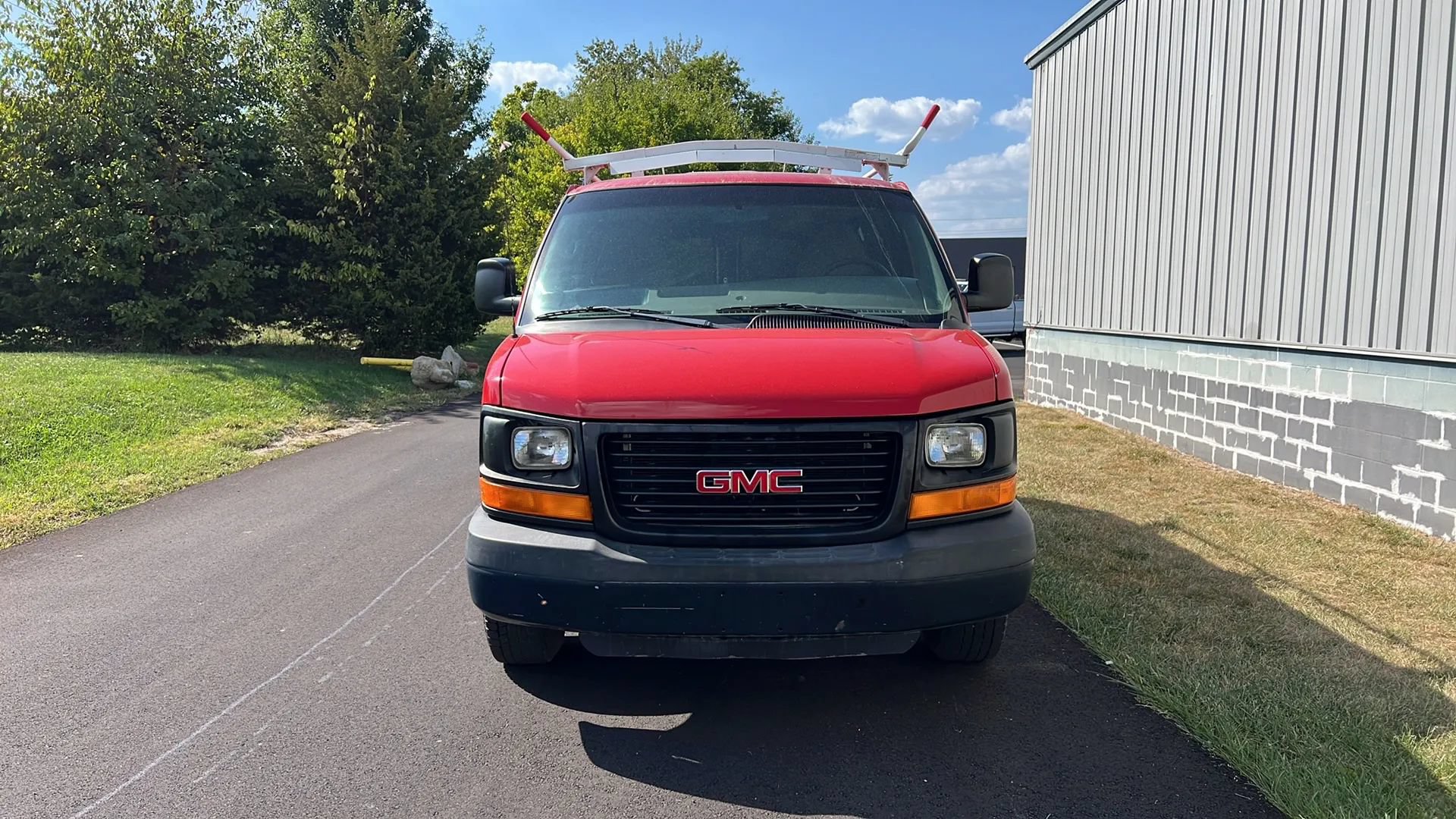 Used 2014 GMC Savana 2500 RWD image 2