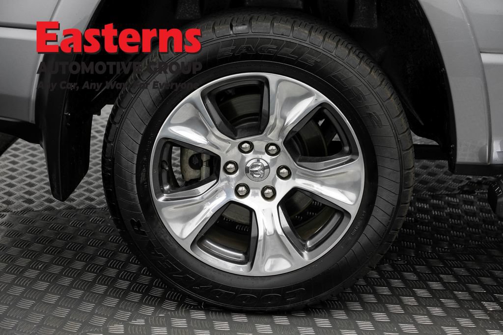 Used 2019 RAM 1500 Laramie AWD/4WD image 32