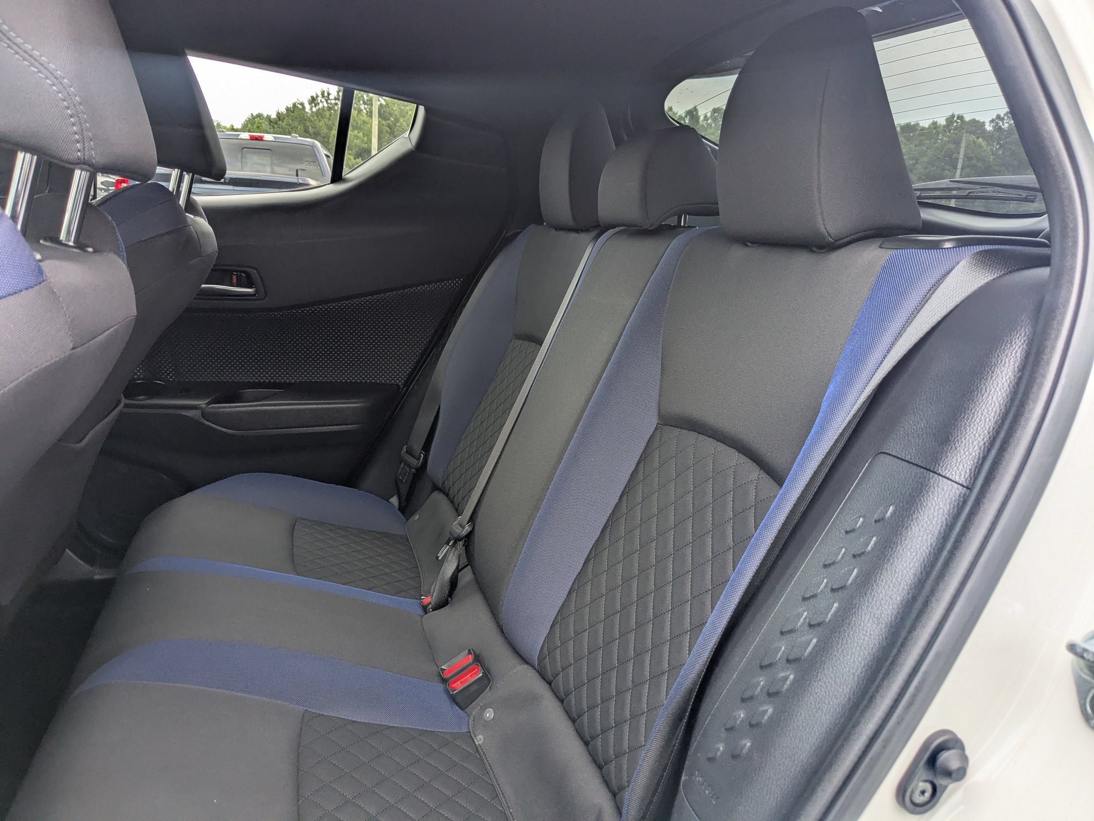 Used 2021 Toyota C-HR XLE FWD image 23