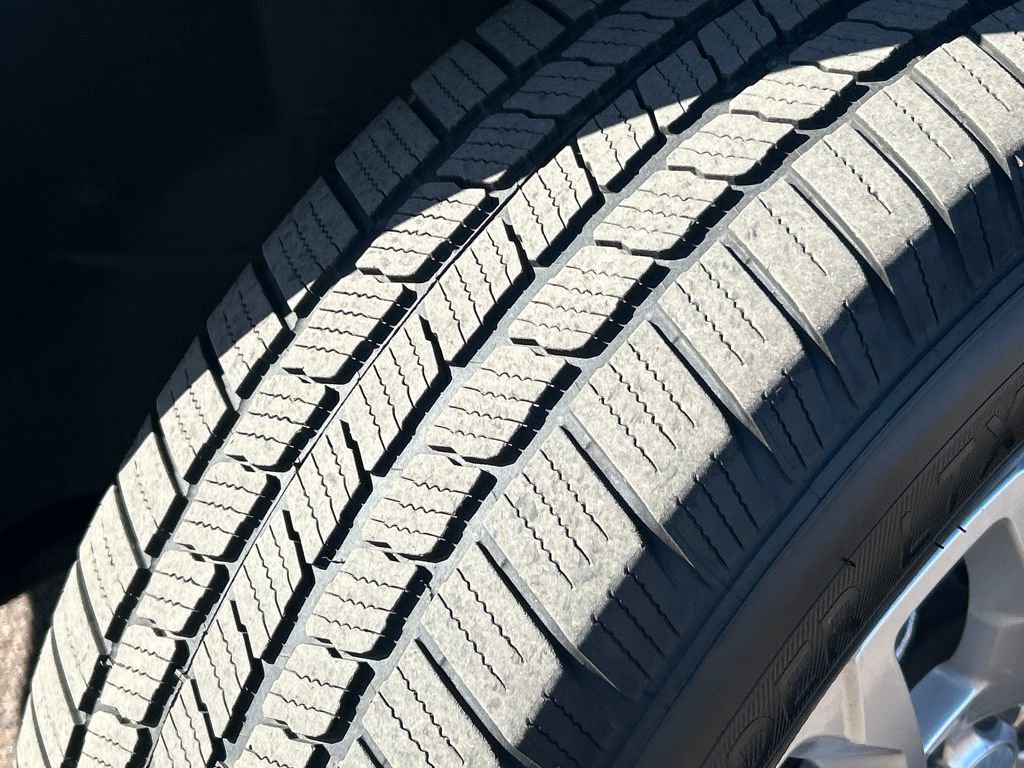 Used 2021 Chevrolet Traverse LT image 31