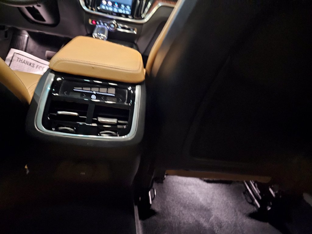 Certified 2025 Volvo V60 B5 Cross Country Ultra AWD/4WD image 15