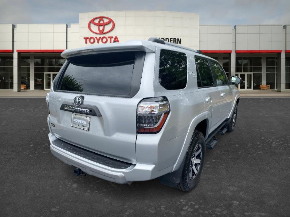 Used 2018 Toyota 4Runner TRD Off-Road AWD/4WD image 5