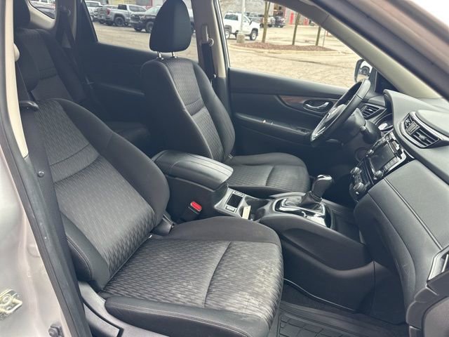 Used 2020 Nissan Rogue SV image 31