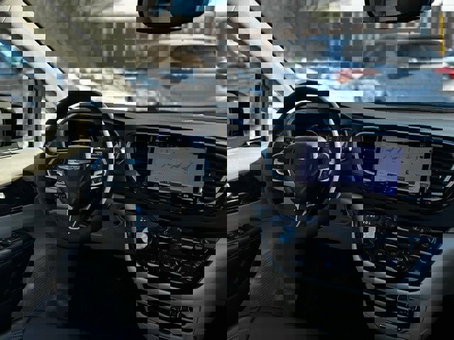 Used 2024 Chrysler Pacifica Touring-L image 13