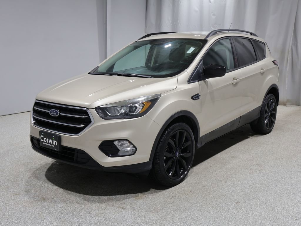 Used 2017 Ford Escape SE w/ SE Sport Appearance Package AWD/4WD image 6