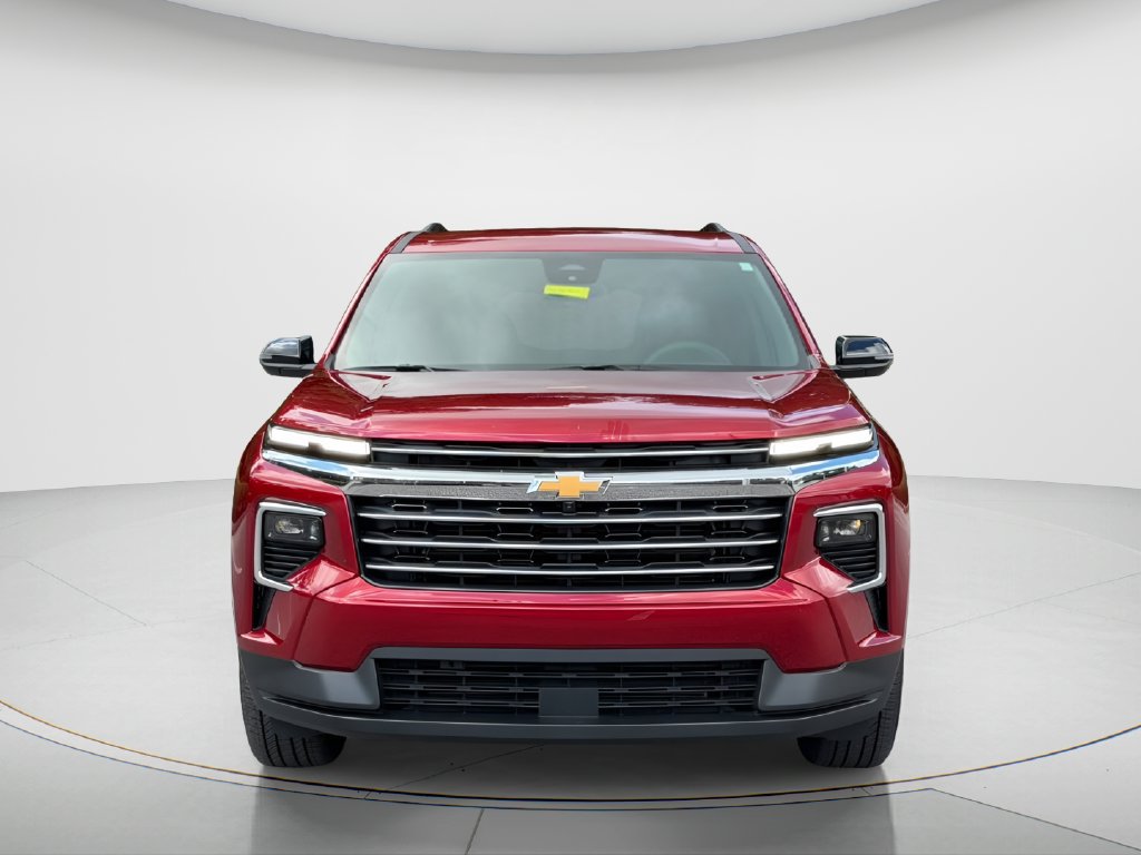 Used 2025 Chevrolet Traverse LT w/ Driver Confidence Package FWD image 2