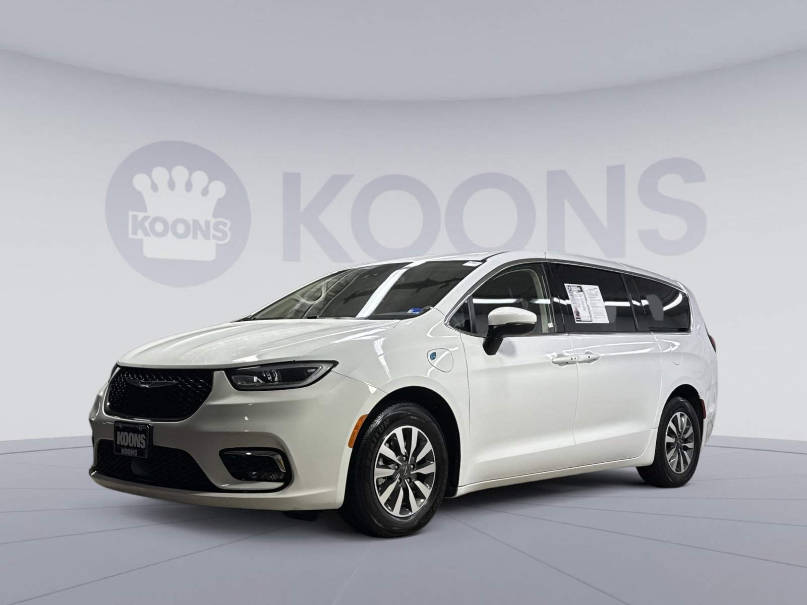 Used 2023 Chrysler Pacifica Touring-L