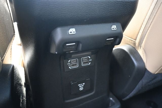 Used 2019 Jeep Wrangler Unlimited Sahara AWD/4WD image 25