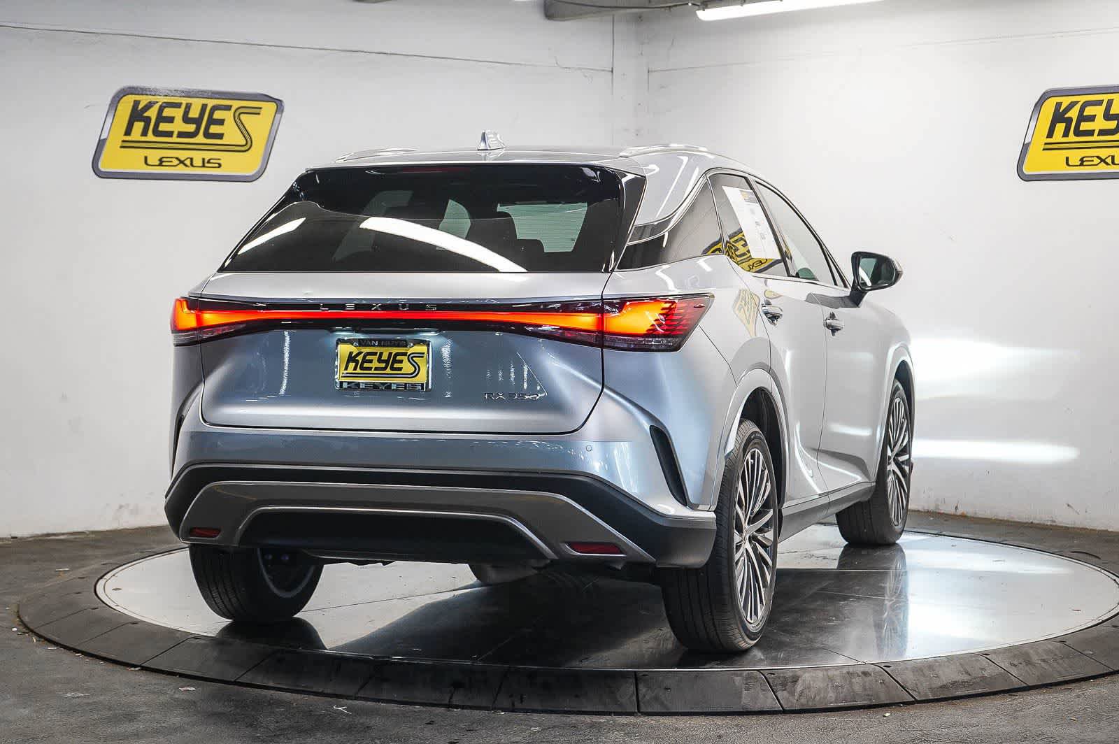 Used 2023 Lexus RX 350 Premium Plus w/ Cold Area Package image 4