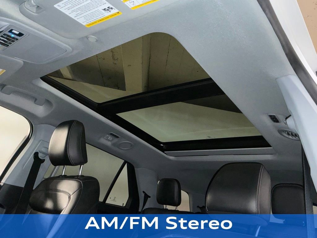 Used 2022 Ford Explorer XLT w/ Equipment Group 202A image 4