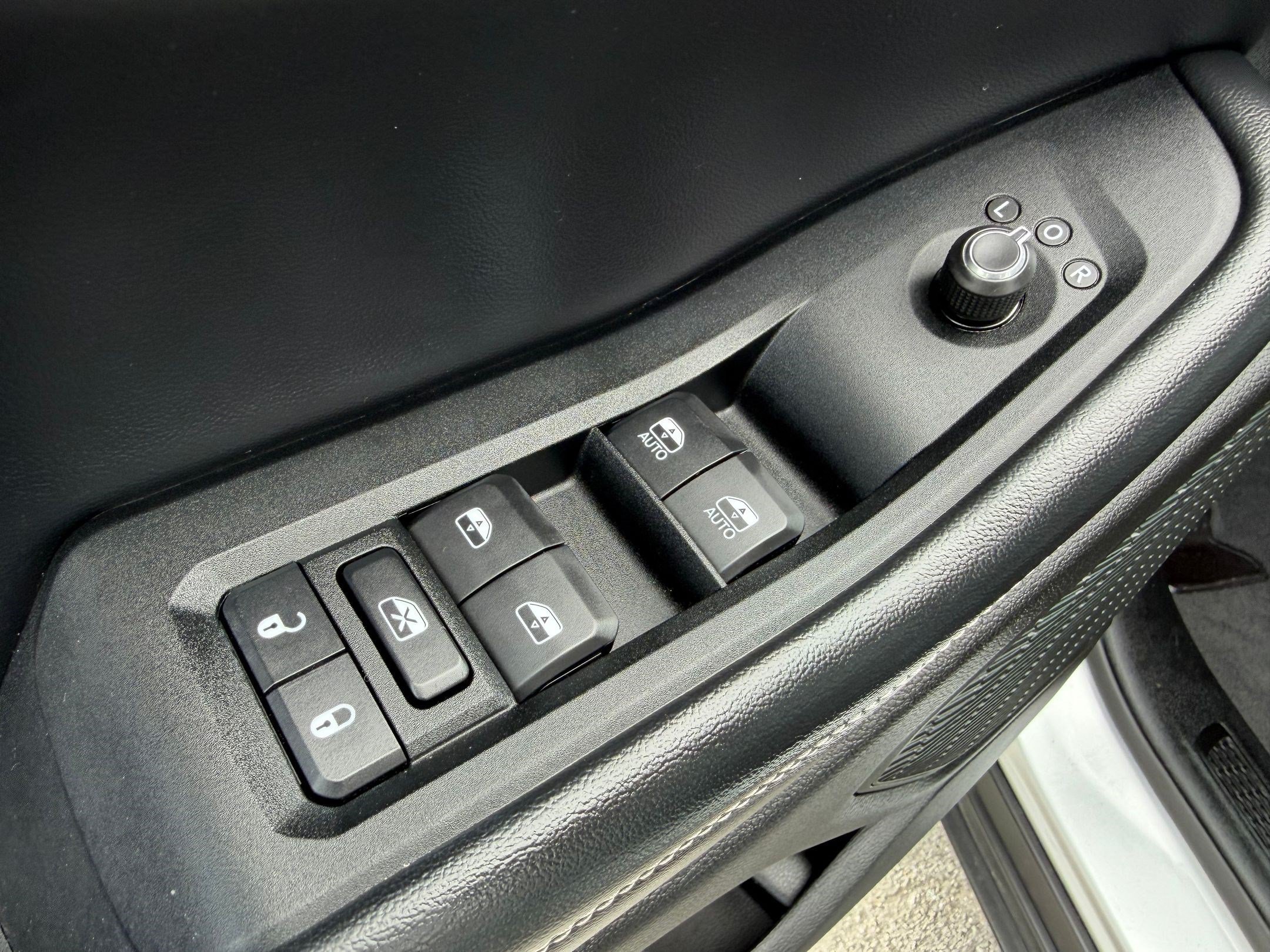 Used 2023 Jeep Grand Cherokee Limited w/ Black Appearance Package RWD image 14
