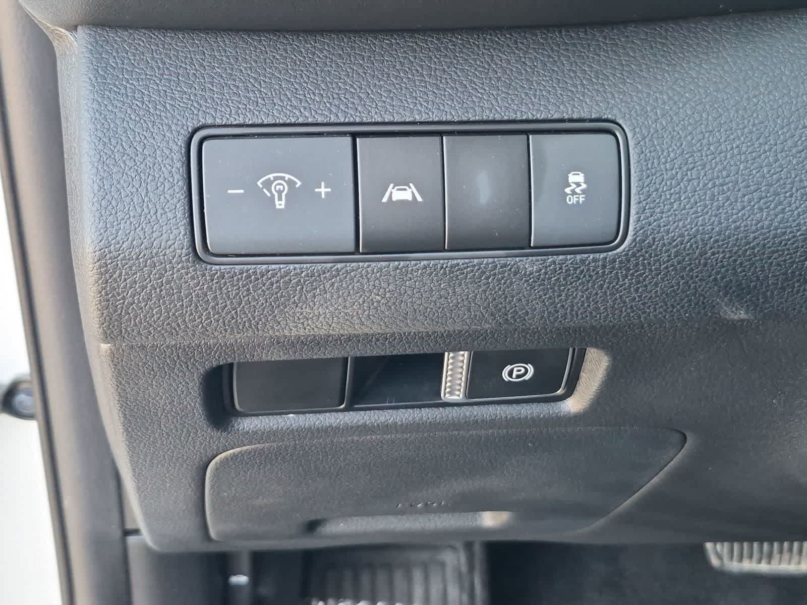 Used 2022 Hyundai Santa Fe SEL FWD image 17