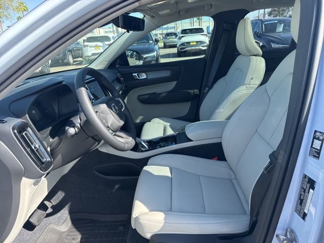 New 2026 Volvo XC40 B5 Plus w/ Protection Package Premier AWD/4WD image 10