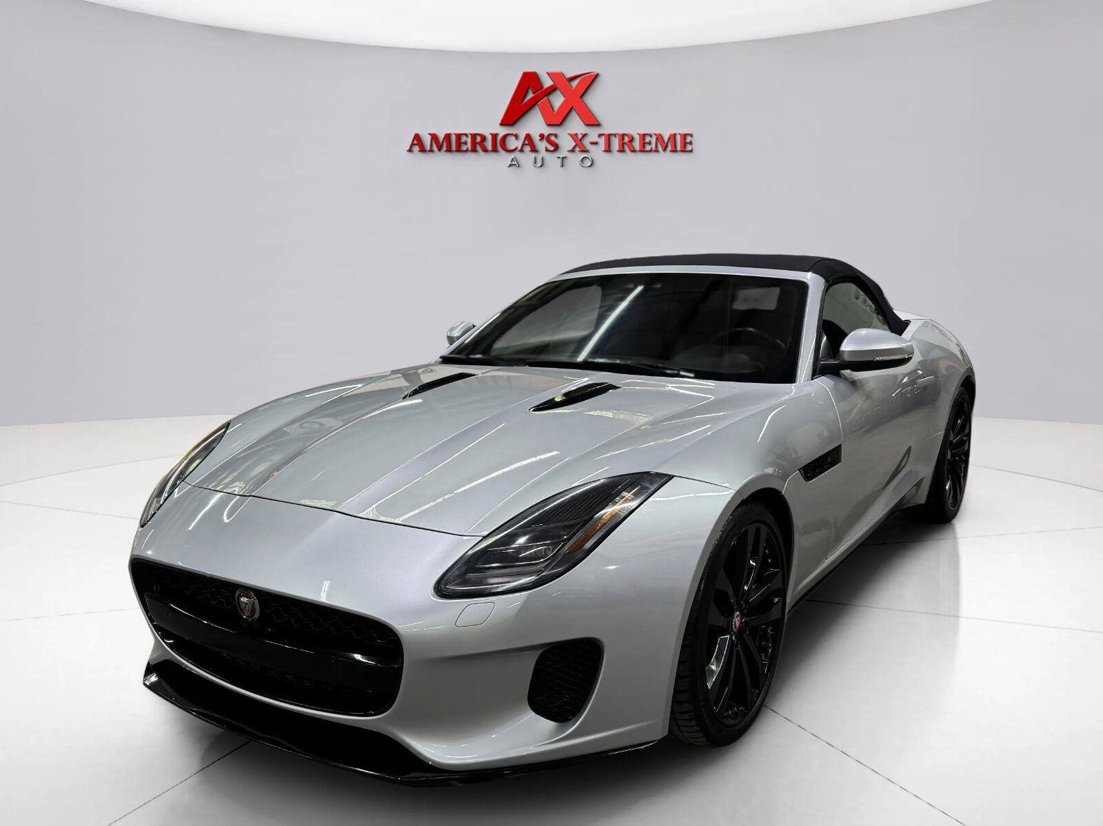 Used 2019 Jaguar F-TYPE Convertible RWD image 2