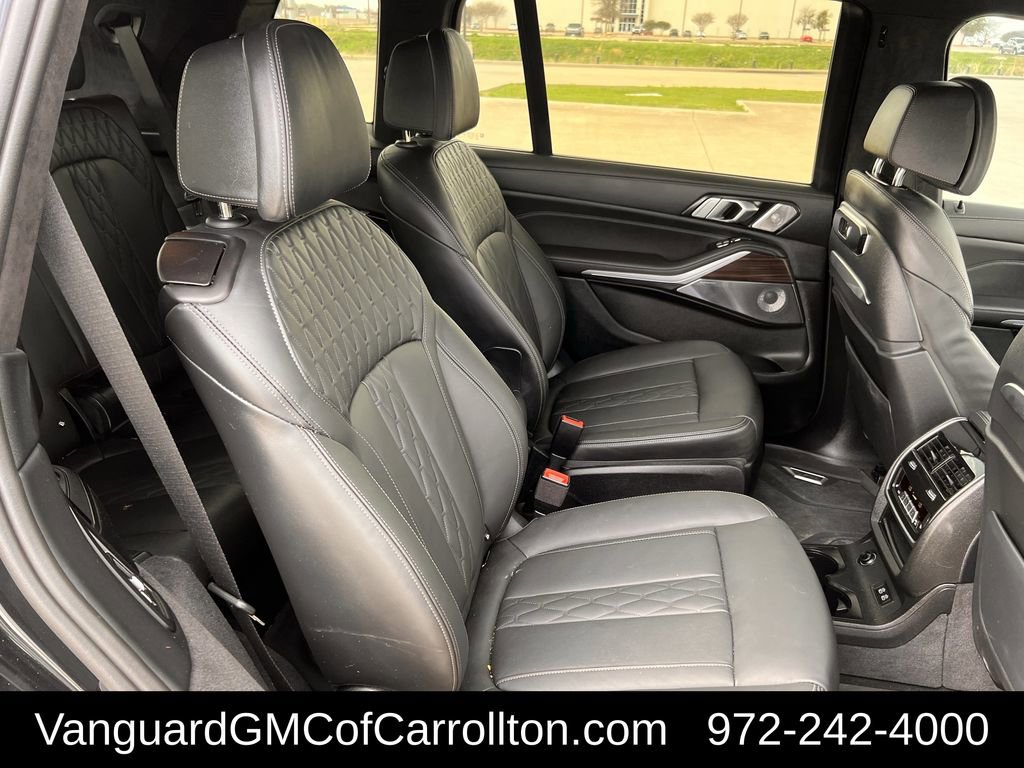 Used 2025 BMW X7 xDrive40i w/ M Sport Package image 32