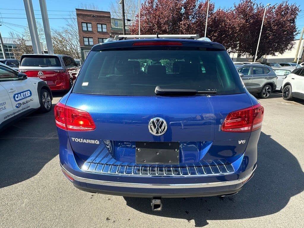 Used 2017 Volkswagen Touareg V6 image 6