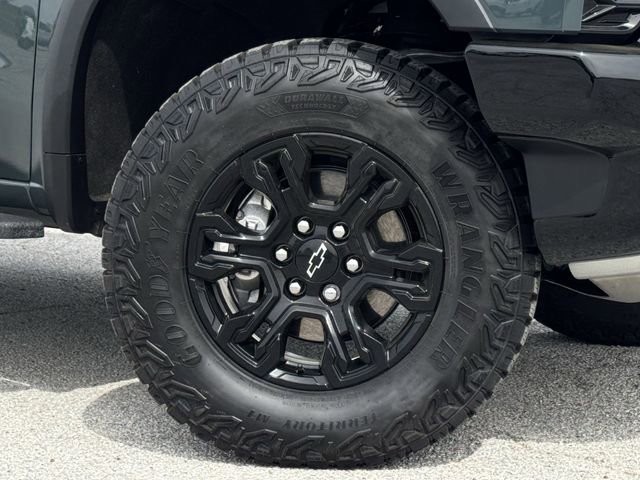 Used 2026 Chevrolet Silverado 1500 ZR2 w/ Dark Appearance Package image 35