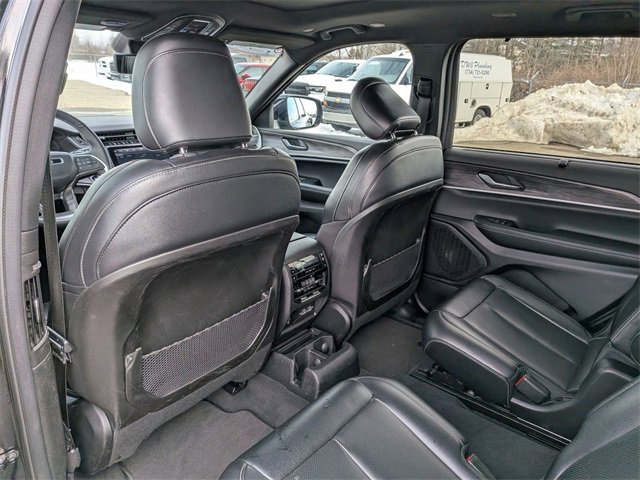 Used 2024 Jeep Grand Cherokee L Limited w/ Luxury Tech Group II image 27