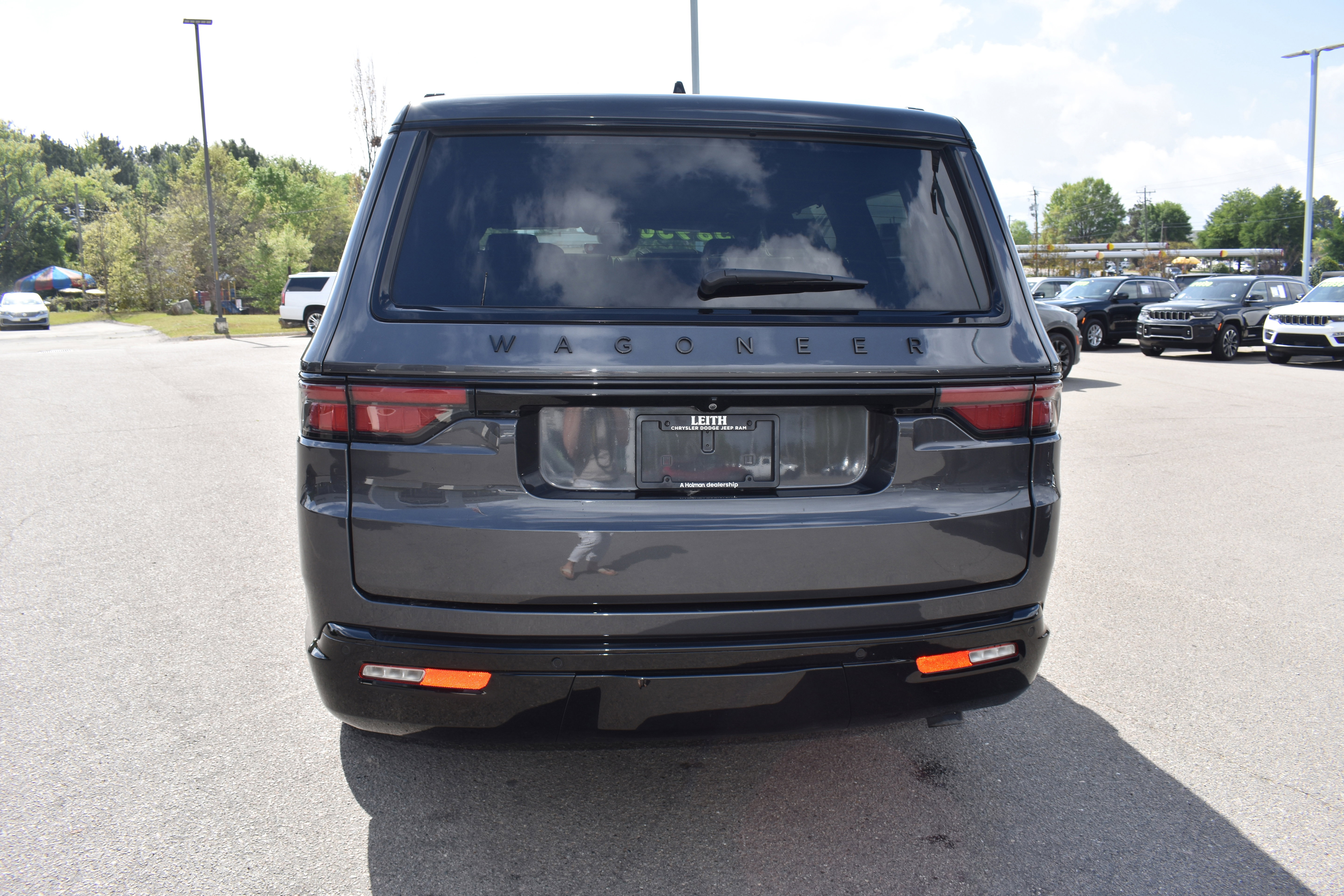 Used 2024 Jeep Wagoneer Series II w/ Convenience Group I image 8