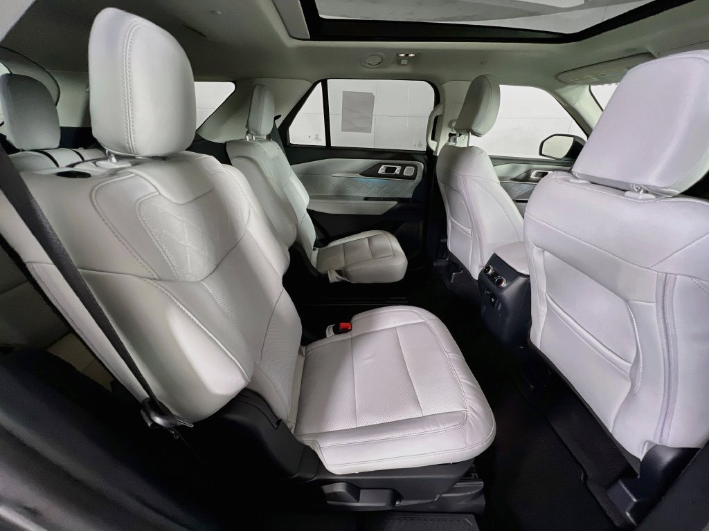 New 2026 Ford Explorer Platinum w/ LUX Leather Package AWD/4WD image 17