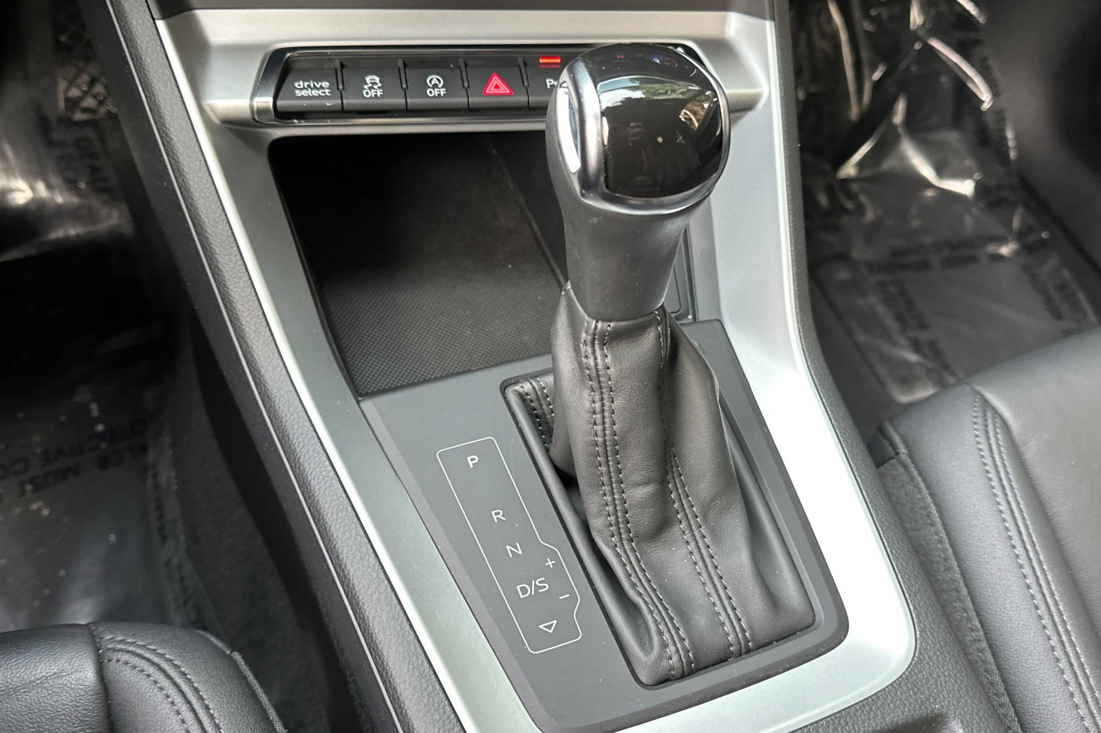 Used 2020 Audi Q3 2.0T Premium w/ Convenience Package image 18