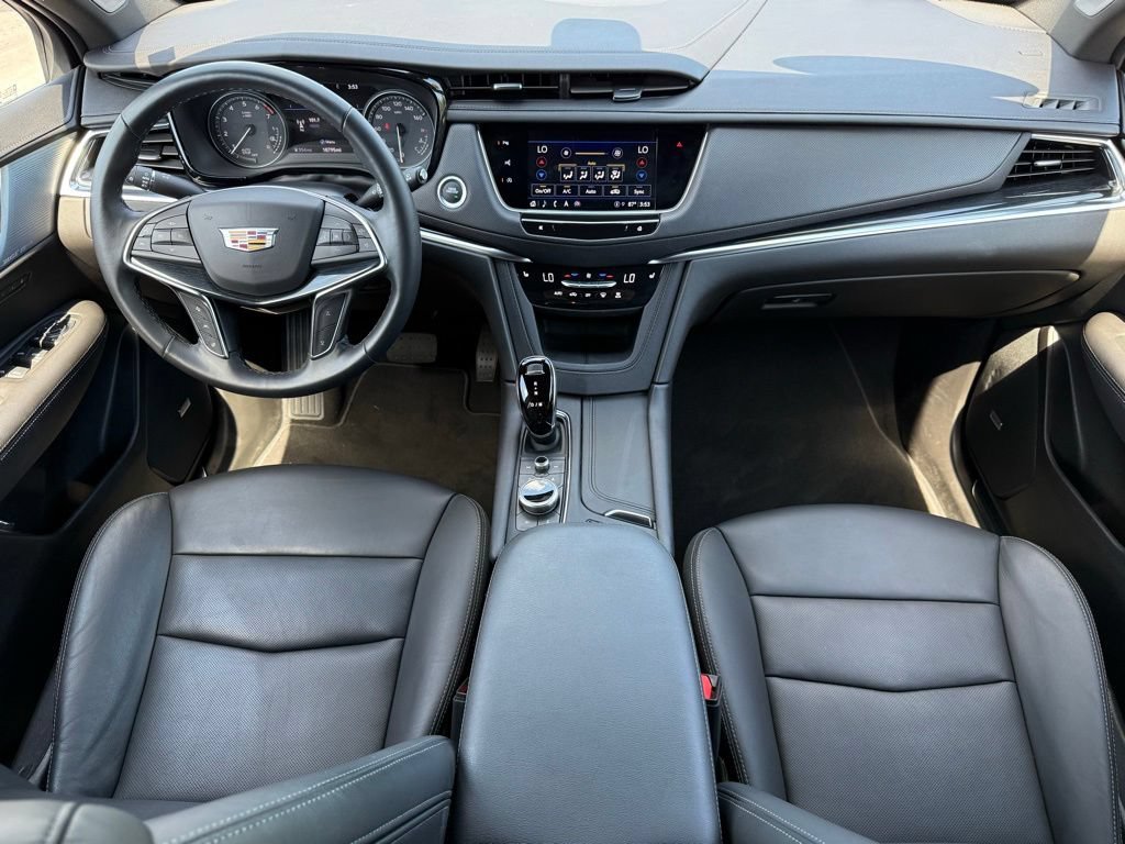 Used 2024 Cadillac XT5 Premium Luxury w/ Technology Package FWD image 4