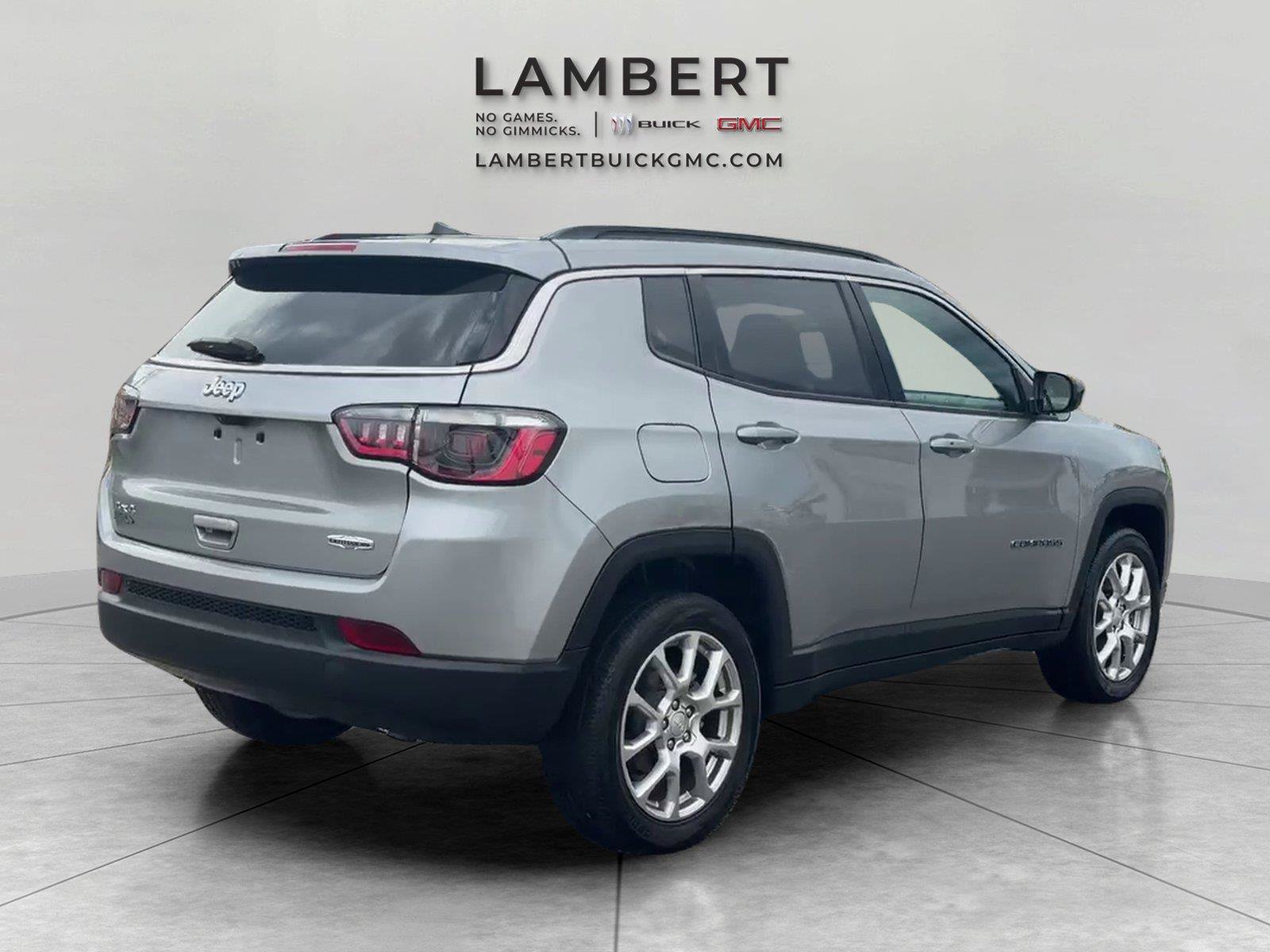 Used 2023 Jeep Compass Latitude AWD/4WD image 5