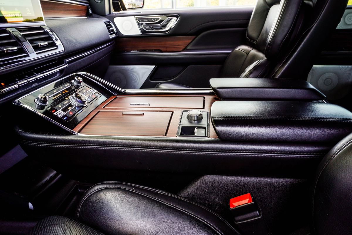 Used 2021 Lincoln Navigator Reserve image 20