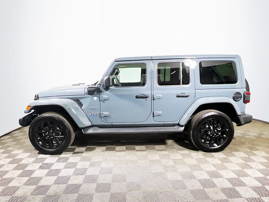 Used 2024 Jeep Wrangler Unlimited Sahara w/ Technology Group image 4
